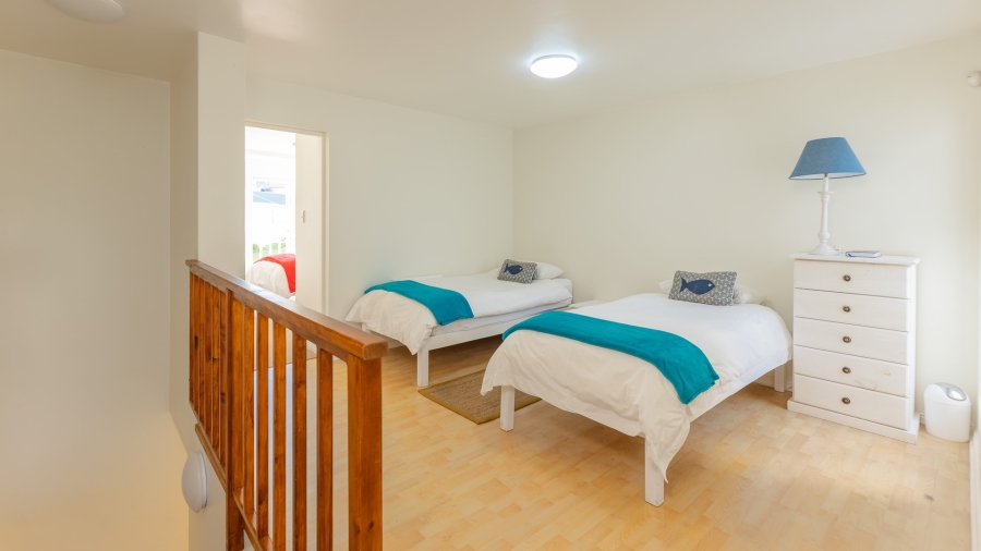 To Let 3 Bedroom Property for Rent in Struisbaai Western Cape